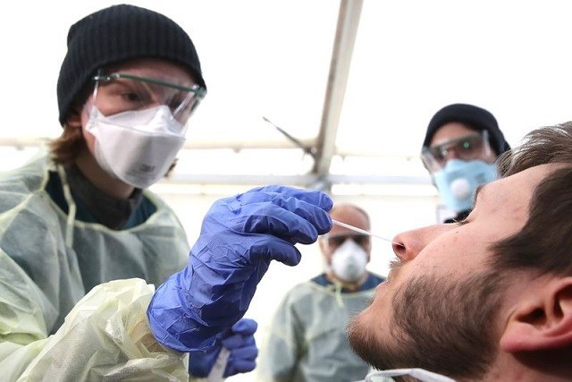 Mất khứu gi&aacute;c v&agrave; vị gi&aacute;c c&oacute; thể l&agrave; triệu chứng của Covid-19: Điều đ&oacute; xảy ra như thế n&agrave;o? - Ảnh 3.