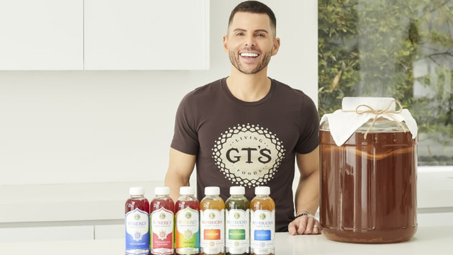 Từ chai kombucha ủ trong ph&ograve;ng ngủ, cậu thiếu ni&ecirc;n 15 tuổi &ldquo;tận dụng&rdquo; vi khuẩn để dựng đế chế đồ uống gần 1 tỷ USD - Ảnh 2.