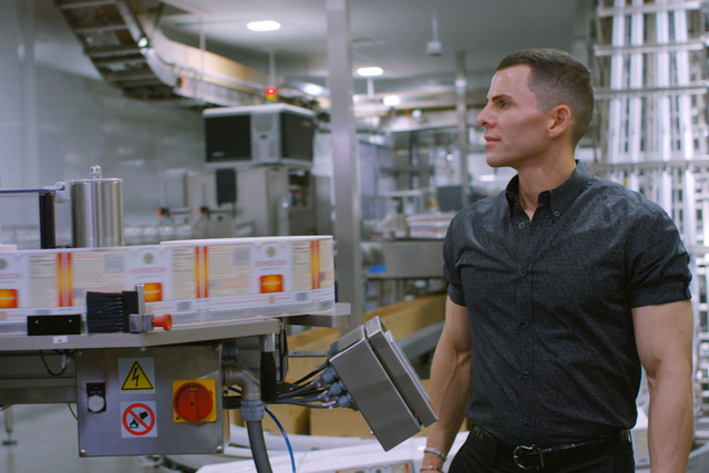 Từ chai kombucha ủ trong ph&ograve;ng ngủ, cậu thiếu ni&ecirc;n 15 tuổi &ldquo;tận dụng&rdquo; vi khuẩn để dựng đế chế đồ uống gần 1 tỷ USD - Ảnh 6.