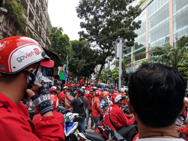 T&agrave;i xế xe &ocirc;m c&ocirc;ng nghệ được hỗ trợ 6 th&aacute;ng bảo hiểm, hưởng đến 100 triệu đồng nếu tử vong v&igrave; dịch Covid-19 - Ảnh 2.