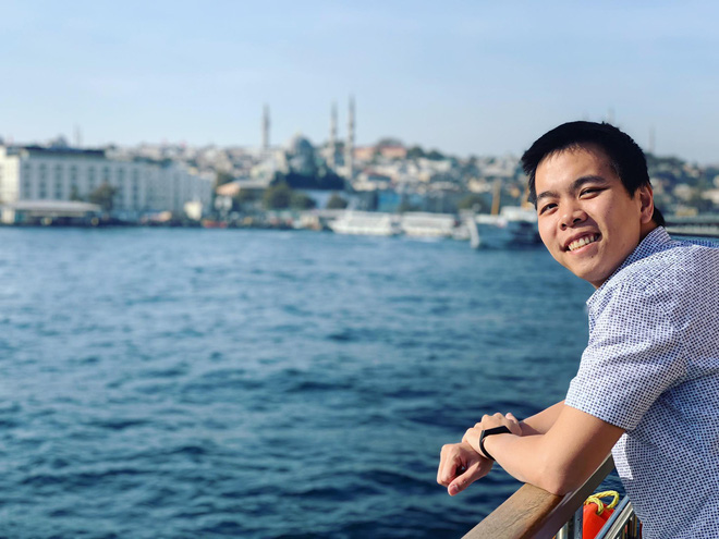 Ch&agrave;ng trai Việt viết b&aacute;o c&aacute;o được đăng tr&ecirc;n tạp ch&iacute; khoa học quốc tế từ khu c&aacute;ch ly: Nếu mỗi người l&agrave; 1 c&aacute;nh bướm, sẽ c&oacute; cơn b&atilde;o lớn nhất h&agrave;nh tinh thổi bay Covid-19 - Ảnh 8.