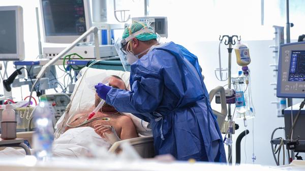 Nhà văn khoa học mô tả tường tận quá trình virus corona lây nhiễm, tấn công người bệnh - Ảnh 16. Nhà văn khoa học mô tả tường tận quá trình virus corona lây nhiễm, tấn công người bệnh - Ảnh 16.