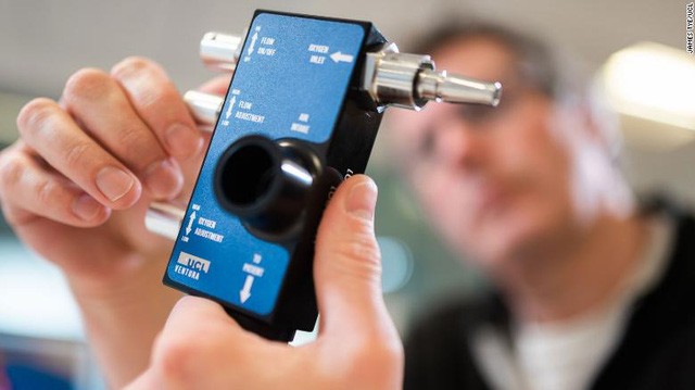 Chuẩn đương kim v&ocirc; địch F1: Mercedes-AMG Petronas mất chưa tới 1 tuần để sản xuất 1.000 m&aacute;y hỗ trợ thở mỗi ng&agrave;y cho bệnh nh&acirc;n COVID-19 - Ảnh 1.