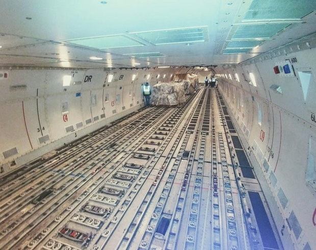 Những h&igrave;nh ảnh độc lạ nhất tr&ecirc;n m&aacute;y bay m&agrave; c&aacute;c h&agrave;nh kh&aacute;ch từng chụp được: D&aacute;m c&aacute; l&agrave; bạn chưa thấy qu&aacute; nửa! - Ảnh 9.