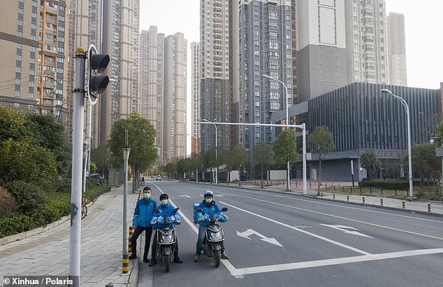 Hàng loạt bom tấn điện ảnh bị trì hoãn, Hollywood có thể mất trắng 5 tỉ USD vì Covid-19 - Ảnh 1. Hàng loạt bom tấn điện ảnh bị trì hoãn, Hollywood có thể mất trắng 5 tỉ USD vì Covid-19 - Ảnh 1.