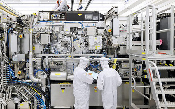 Không phải Intel, Samsung hay Apple, Google, công ty nhỏ bé ít ai biết đến của Hà Lan mới là ông lớn độc quyền giữ vai trò quan trọng nhất trong chuỗi cung ứng công nghệ toàn cầu - Ảnh 1. Không phải Intel, Samsung hay Apple, Google, công ty nhỏ bé ít ai biết đến của Hà Lan mới là ông lớn độc quyền giữ vai trò quan trọng nhất trong chuỗi cung ứng công nghệ toàn cầu - Ảnh 1.