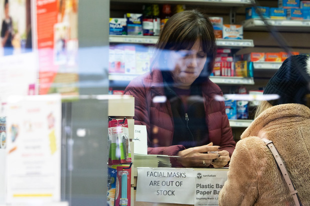 48h virus corona lây lan ở New York: Mọi chuyện bắt đầu khi một người đàn ông nhiễm bệnh - Ảnh 3. 48h virus corona lây lan ở New York: Mọi chuyện bắt đầu khi một người đàn ông nhiễm bệnh - Ảnh 3.