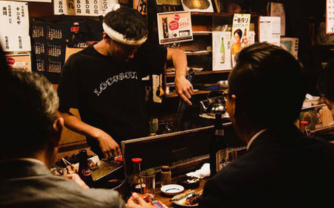  Nhật Bản: D&acirc;n mạng phẫn nộ v&igrave; bệnh nh&acirc;n biết m&igrave;nh nhiễm Covid-19 vẫn đi bar để l&acirc;y virus cho người kh&aacute;c  - Ảnh 1.