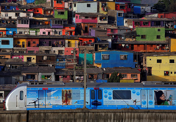 1 toilet, ngàn người sử dụng: Khi cách ly trở thành đặc quyền của giới nhà giàu Ấn Độ, còn dân nghèo thì không thể - Ảnh 1. 1 toilet, ngàn người sử dụng: Khi cách ly trở thành đặc quyền của giới nhà giàu Ấn Độ, còn dân nghèo thì không thể - Ảnh 1.