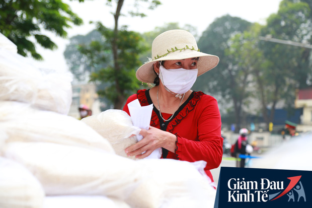 Ảnh: Xuất hiện cây gạo nhận diện bằng khuôn mặt ở Hà Nội, ai đến lấy 2 lần trong ngày bị từ chối ngay - Ảnh 9. Ảnh: Xuất hiện cây gạo nhận diện bằng khuôn mặt ở Hà Nội, ai đến lấy 2 lần trong ngày bị từ chối ngay - Ảnh 9.