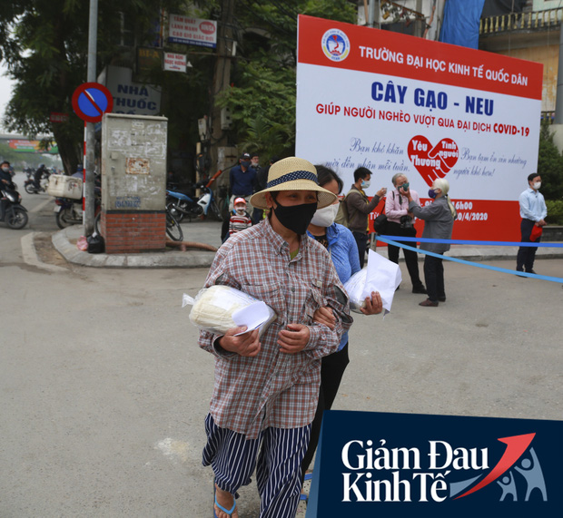 Ảnh: Xuất hiện cây gạo nhận diện bằng khuôn mặt ở Hà Nội, ai đến lấy 2 lần trong ngày bị từ chối ngay - Ảnh 11. Ảnh: Xuất hiện cây gạo nhận diện bằng khuôn mặt ở Hà Nội, ai đến lấy 2 lần trong ngày bị từ chối ngay - Ảnh 11.