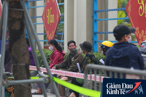 Ảnh: Xuất hiện cây gạo nhận diện bằng khuôn mặt ở Hà Nội, ai đến lấy 2 lần trong ngày bị từ chối ngay - Ảnh 14. Ảnh: Xuất hiện cây gạo nhận diện bằng khuôn mặt ở Hà Nội, ai đến lấy 2 lần trong ngày bị từ chối ngay - Ảnh 14.