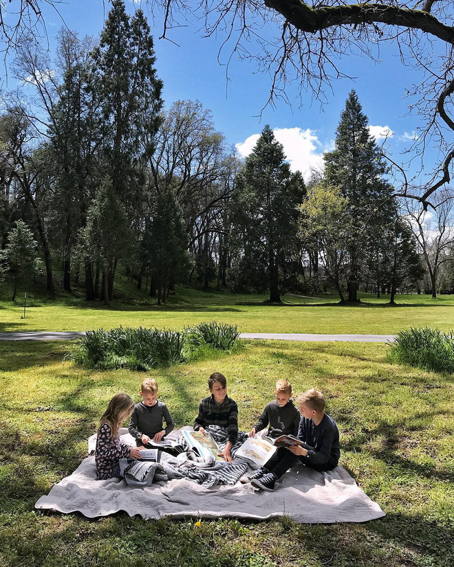 B&aacute;n nh&agrave; ở phố về trang trại sống, cặp vợ chồng t&aacute;o bạo biến căn nh&agrave; cũ tr&ocirc;ng như hầm chứa th&agrave;nh kh&ocirc;ng gian đẹp hệt ảnh tạp ch&iacute; - Ảnh 19.