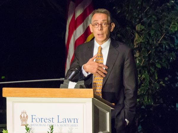 Tiết lộ chi ph&iacute; bảo vệ bản th&acirc;n của giới tỷ ph&uacute; c&ocirc;ng nghệ: Tim Cook ti&ecirc;u &iacute;t bất ngờ, Mark Zuckerberg l&agrave;m cả hầm tr&uacute; ẩn trong nh&agrave; - Ảnh 13.