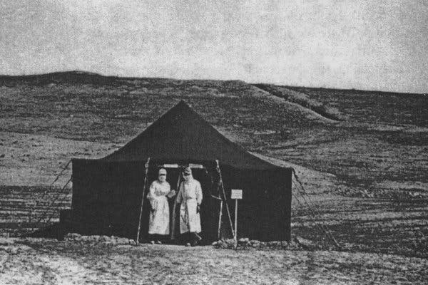 Một mạng lưới ph&ograve;ng dịch c&oacute; từ thời Li&ecirc;n X&ocirc; đ&atilde; gi&uacute;p nước Nga kiểm so&aacute;t COVID-19 trong giai đoạn sớm - Ảnh 3.