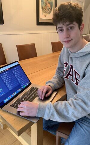 Trai đẹp 17 tuổi xuất ch&uacute;ng giữa đại dịch: Tự l&agrave;m website chống Covid-19 si&ecirc;u hot, kh&ocirc;ng th&egrave;m nhận 200 tỷ tiền quảng c&aacute;o - Ảnh 3.