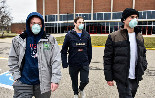 Qu&aacute; tr&igrave;nh chẩn đo&aacute;n Covid-19 phức tạp ở Mỹ qua c&acirc;u chuyện của nữ b&aacute;c sĩ: Cả nh&agrave; 3 người đều c&oacute; triệu chứng, ai mới thực sự nhiễm bệnh? - Ảnh 1.