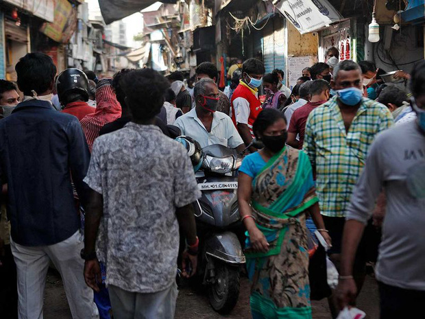 Cuộc sống ở một trong những khu ổ chuột lớn nhất Ch&acirc;u &Aacute; trong những ng&agrave;y &aacute;p đặt lệnh phong tỏa to&agrave;n Ấn Độ giữa dịch Covid-19 - Ảnh 2.