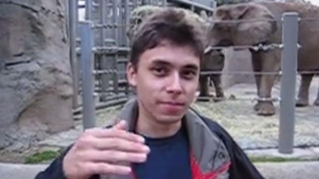  Chủ nh&acirc;n đoạn video đầu ti&ecirc;n l&ecirc;n Youtube c&aacute;ch đ&acirc;y 15 năm hiện giờ c&oacute; cuộc sống khiến ai cũng ngỡ ng&agrave;ng với những điều c&oacute; 1-0-2  - Ảnh 2.