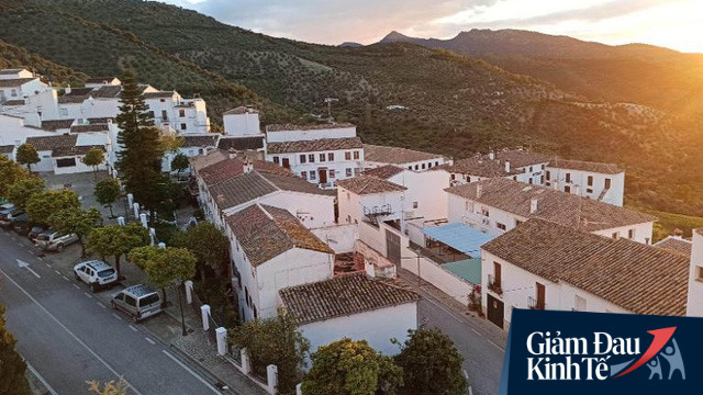 B&ecirc;n trong thị trấn chưa ai mắc Covid-19 ở T&acirc;y Ban Nha d&ugrave; cả nước c&oacute; hơn 135.000 ca nhiễm: Tự ph&ograve;ng dịch bằng c&aacute;ch ly x&atilde; hội, tự tr&iacute;ch quỹ để trả tiền thuế, điện nước cứu doanh nghiệp địa phương - Ảnh 1.