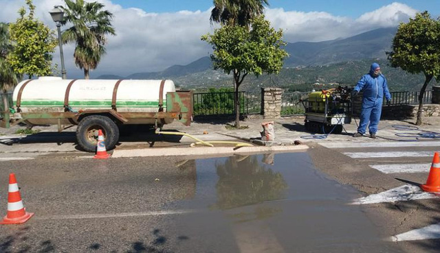 B&ecirc;n trong thị trấn chưa ai mắc Covid-19 ở T&acirc;y Ban Nha d&ugrave; cả nước c&oacute; hơn 135.000 ca nhiễm: Tự ph&ograve;ng dịch bằng c&aacute;ch ly x&atilde; hội, tự tr&iacute;ch quỹ để trả tiền thuế, điện nước cứu doanh nghiệp địa phương - Ảnh 3.