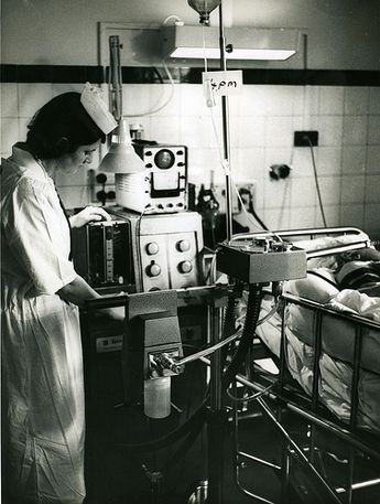 Lịch sử của m&aacute;y thở v&agrave; đơn vị chăm s&oacute;c t&iacute;ch cực ICU: Những h&ograve;n đảo sống trong đại dịch COVID-19 - Ảnh 6.