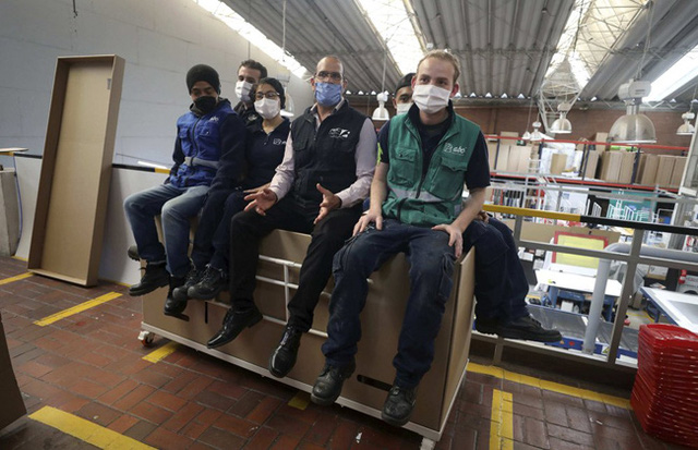  Giường bệnh b&igrave;a c&aacute;c t&ocirc;ng c&oacute; thể chuyển th&agrave;nh quan t&agrave;i tại Colombia  - Ảnh 4.