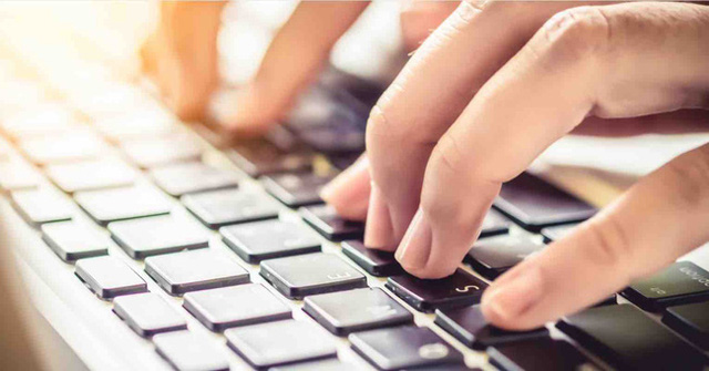 Vì sao nút F và J trên bàn phím lại có đường lằn ngang? Giải đáp từ chuyên gia sẽ giúp hội công sở mở mang tầm mắt! - Ảnh 2. Vì sao nút F và J trên bàn phím lại có đường lằn ngang? Giải đáp từ chuyên gia sẽ giúp hội công sở mở mang tầm mắt! - Ảnh 2.