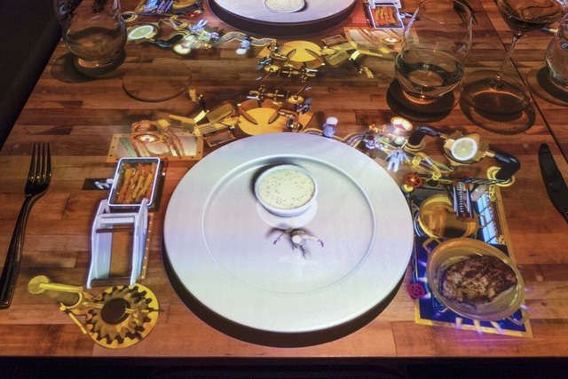 Trải nghiệm ẩm thực cao cấp thời c&ocirc;ng nghệ số: Bữa ăn sang chảnh qua thực tế ảo c&oacute; gi&aacute; cả trăm USD nhưng kh&aacute;ch vẫn nườm nượp k&eacute;o đến  - Ảnh 2.