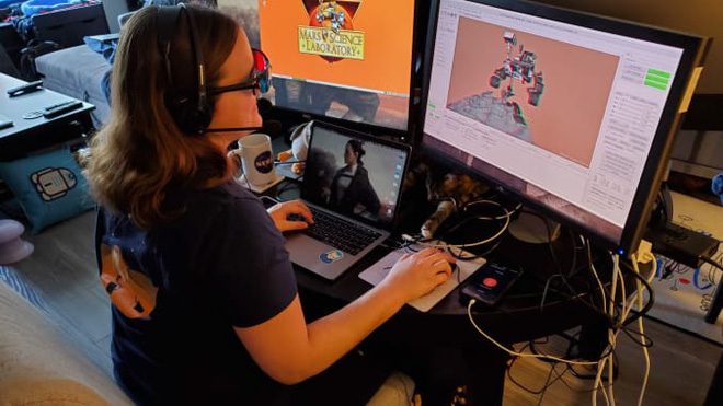 Kỹ sư NASA ngồi nhà điều khiển robot thăm dò trên Sao Hỏa như thế nào? - Ảnh 5. Kỹ sư NASA ngồi nhà điều khiển robot thăm dò trên Sao Hỏa như thế nào? - Ảnh 5.