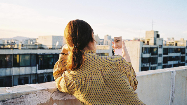 Bộ ảnh lột tả văn hóa cô đơn của người trẻ Hàn Quốc: Thế hệ từ bỏ mọi thứ và sẵn sàng sống độc thân chỉ cần là vui - Ảnh 13. Bộ ảnh lột tả văn hóa cô đơn của người trẻ Hàn Quốc: Thế hệ từ bỏ mọi thứ và sẵn sàng sống độc thân chỉ cần là vui - Ảnh 13.