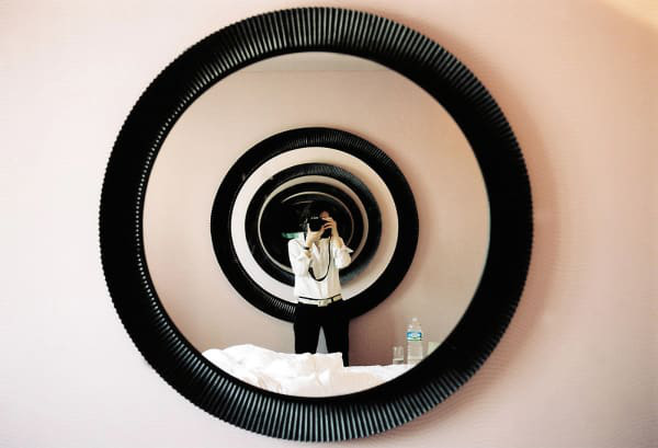 Bộ ảnh lột tả văn hóa cô đơn của người trẻ Hàn Quốc: Thế hệ từ bỏ mọi thứ và sẵn sàng sống độc thân chỉ cần là vui - Ảnh 6. Bộ ảnh lột tả văn hóa cô đơn của người trẻ Hàn Quốc: Thế hệ từ bỏ mọi thứ và sẵn sàng sống độc thân chỉ cần là vui - Ảnh 6.