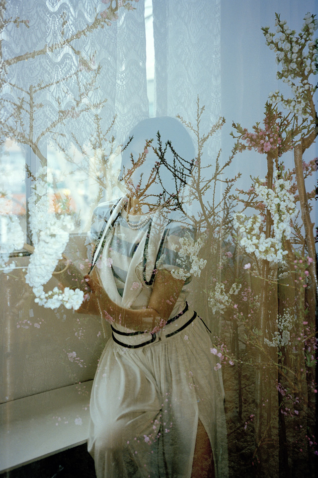 Bộ ảnh lột tả văn hóa cô đơn của người trẻ Hàn Quốc: Thế hệ từ bỏ mọi thứ và sẵn sàng sống độc thân chỉ cần là vui - Ảnh 9. Bộ ảnh lột tả văn hóa cô đơn của người trẻ Hàn Quốc: Thế hệ từ bỏ mọi thứ và sẵn sàng sống độc thân chỉ cần là vui - Ảnh 9.