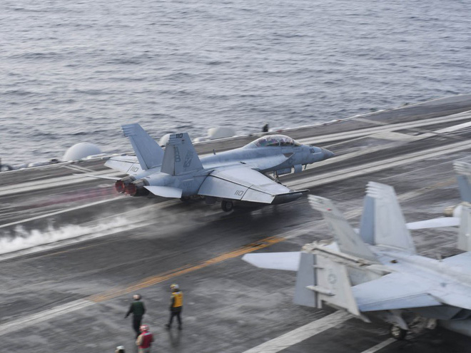 Mỹ giải mật th&ecirc;m th&ocirc;ng tin về UFO: K&iacute;ch cỡ ngang một chiếc vali, c&oacute; tốc độ khiến chiến đấu cơ nhanh nhất thế giới phải ngửi kh&oacute;i - Ảnh 2.