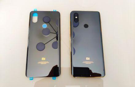 Xiaomi Mi 6 Silver Edition và nguyên mẫu thử nghiệm Mi 7 được đem ra đấu giá với mức giá lên tới hơn 3 tỷ đồng - Ảnh 6. Xiaomi Mi 6 Silver Edition và nguyên mẫu thử nghiệm Mi 7 được đem ra đấu giá với mức giá lên tới hơn 3 tỷ đồng - Ảnh 6.