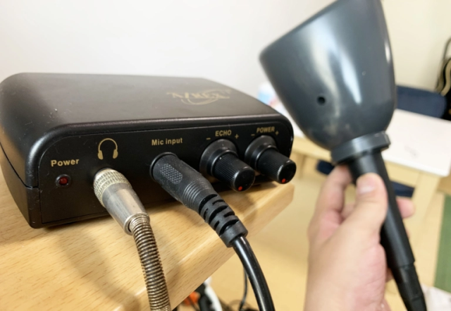 Chu đáo như người Nhật Bản: Sáng chế bộ công cụ hát karaoke một mình để tránh làm phiền hàng xóm - Ảnh 3. Chu đáo như người Nhật Bản: Sáng chế bộ công cụ hát karaoke một mình để tránh làm phiền hàng xóm - Ảnh 3.