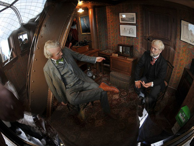 Th&aacute;p Eiffel nổi tiếng thế giới th&igrave; ai cũng biết nhưng tr&ecirc;n đỉnh t&ograve;a th&aacute;p n&agrave;y c&ograve;n ẩn chứa một b&iacute; mật bất ngờ v&agrave; v&ocirc; c&ugrave;ng đặc biệt - Ảnh 4.