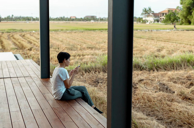 Ng&ocirc;i nh&agrave; cấp 4 nh&igrave;n qua th&igrave; tưởng b&igrave;nh thường nhưng b&ecirc;n trong lại khiến bạn kh&ocirc;ng thể tin v&agrave;o mắt m&igrave;nh ở Hội An - Ảnh 6.