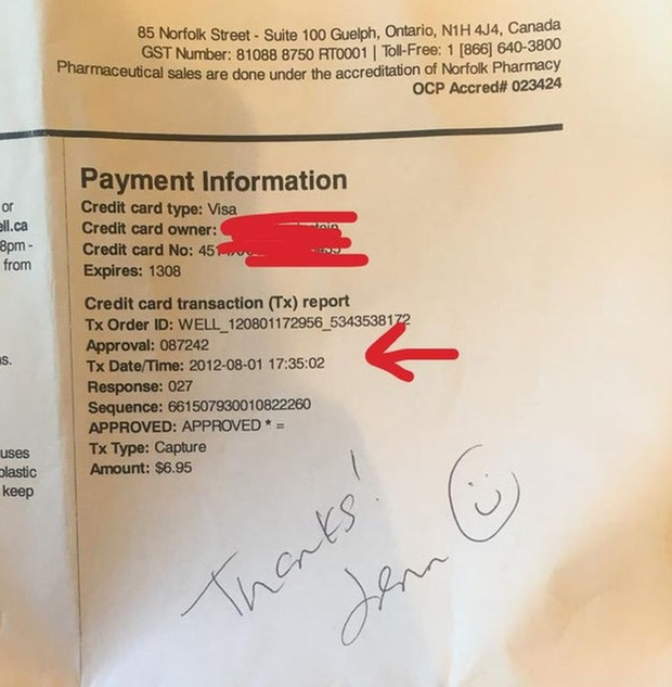 Đặt mua tu&yacute;p kem tạo kiểu t&oacute;c tr&ecirc;n mạng xong qu&ecirc;n lu&ocirc;n, 8 năm sau anh ch&agrave;ng nhận được g&oacute;i h&agrave;ng từ shipper v&agrave; c&aacute;i kết cười đau ruột - Ảnh 2.