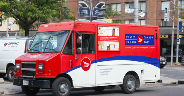 Đặt mua tu&yacute;p kem tạo kiểu t&oacute;c tr&ecirc;n mạng xong qu&ecirc;n lu&ocirc;n, 8 năm sau anh ch&agrave;ng nhận được g&oacute;i h&agrave;ng từ shipper v&agrave; c&aacute;i kết cười đau ruột - Ảnh 5.