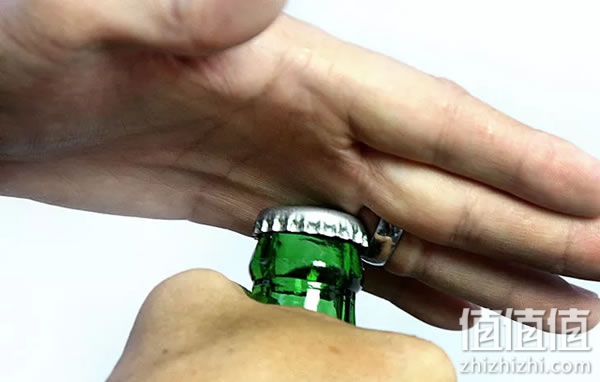 Tuyển tập khui nắp chai chi thuật d&agrave;nh cho những ng&agrave;y tr&oacute;t qu&ecirc;n mua đồ mở nắp chai - Ảnh 13.