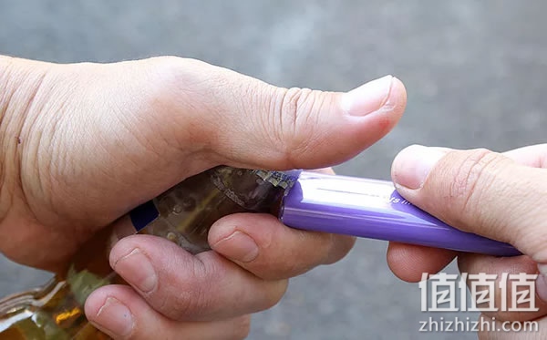 Tuyển tập khui nắp chai chi thuật d&agrave;nh cho những ng&agrave;y tr&oacute;t qu&ecirc;n mua đồ mở nắp chai - Ảnh 4.