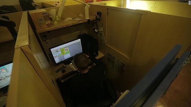  Những người bị Covid-19 đ&aacute;nh bật khỏi nơi tr&uacute; ngụ cuối c&ugrave;ng: Sự phơi b&agrave;y t&agrave;n nhẫn 1 g&oacute;c tối của Nhật Bản  - Ảnh 1.