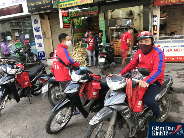 “Cày cuốc” dưới nắng nóng gay gắt, shipper đạt doanh thu gấp đôi ngày thường - Ảnh 1. “Cày cuốc” dưới nắng nóng gay gắt, shipper đạt doanh thu gấp đôi ngày thường - Ảnh 1.