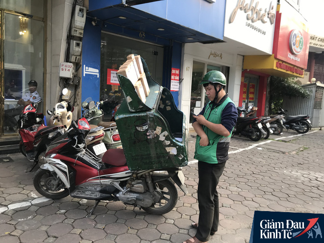 “Cày cuốc” dưới nắng nóng gay gắt, shipper đạt doanh thu gấp đôi ngày thường - Ảnh 2. “Cày cuốc” dưới nắng nóng gay gắt, shipper đạt doanh thu gấp đôi ngày thường - Ảnh 2.