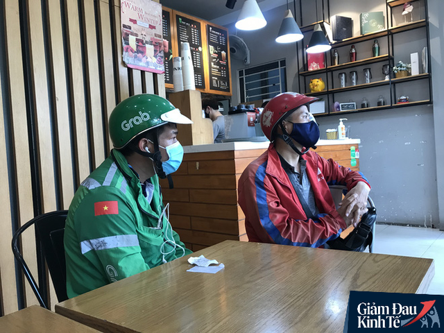 “Cày cuốc” dưới nắng nóng gay gắt, shipper đạt doanh thu gấp đôi ngày thường - Ảnh 4. “Cày cuốc” dưới nắng nóng gay gắt, shipper đạt doanh thu gấp đôi ngày thường - Ảnh 4.