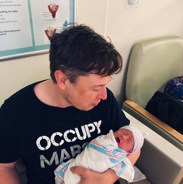  Chuyện t&igrave;nh từ một d&ograve;ng tweet &lsquo;vu vơ&rsquo; về AI giữa Elon Musk v&agrave; bạn g&aacute;i k&eacute;m 16 tuổi: Chẳng ai qu&aacute; bận để y&ecirc;u đương, d&ugrave; đ&oacute; l&agrave; kẻ cuồng việc như &ocirc;ng chủ Tesla!  - Ảnh 7.