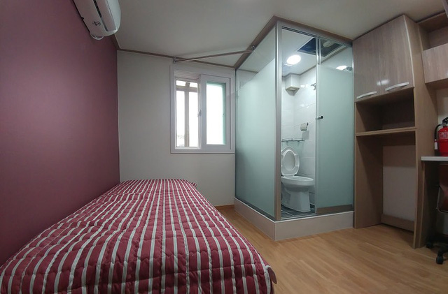  Những căn ph&ograve;ng t&iacute; hon chỉ 3 - 6m&sup2; nhưng chẳng thiếu thứ g&igrave; ở H&agrave;n Quốc v&agrave; Nhật Bản: Xu hướng thiết thực v&agrave; được ưa chuộng của giới trẻ  - Ảnh 11.