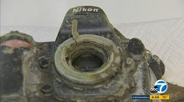 Đi câu cá lại câu được chiếc máy ảnh chứa 1.700 bức ảnh dưới hồ, cô gái đăng lên MXH tìm chủ nhân nhưng kết cục khiến 3 người bị bắt - Ảnh 4. Đi câu cá lại câu được chiếc máy ảnh chứa 1.700 bức ảnh dưới hồ, cô gái đăng lên MXH tìm chủ nhân nhưng kết cục khiến 3 người bị bắt - Ảnh 4.