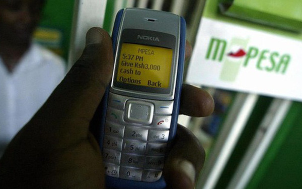 Đồng tiền đi liền... điện thoại cục gạch - Ảnh 1. Đồng tiền đi liền... điện thoại cục gạch - Ảnh 1.